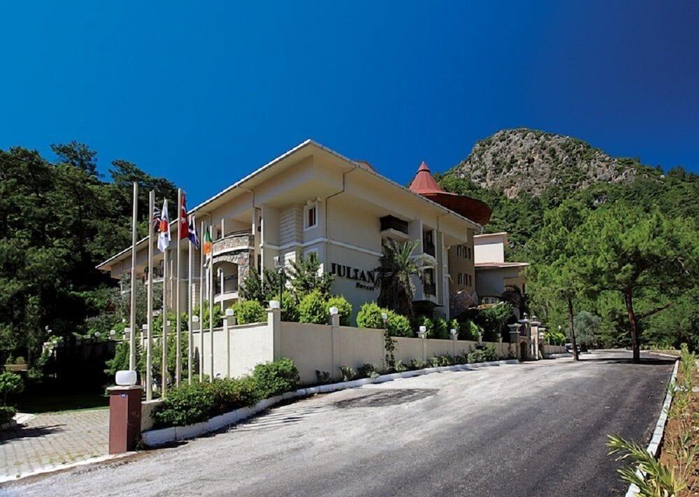 จูเลียน ฟอเรสต์ สวีท Hotel มาร์มาริส ภายนอก รูปภาพ