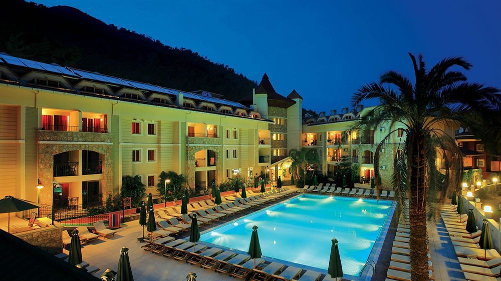 จูเลียน ฟอเรสต์ สวีท Hotel มาร์มาริส ภายนอก รูปภาพ